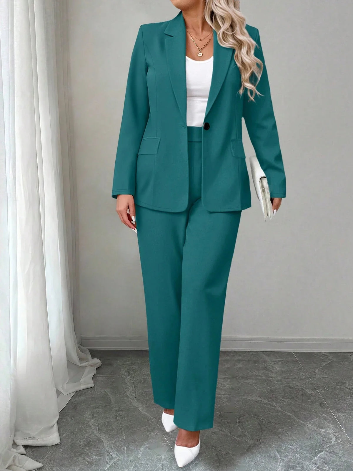 Conjunto Alfaiataria Plus Size Blazer e Calça Reta