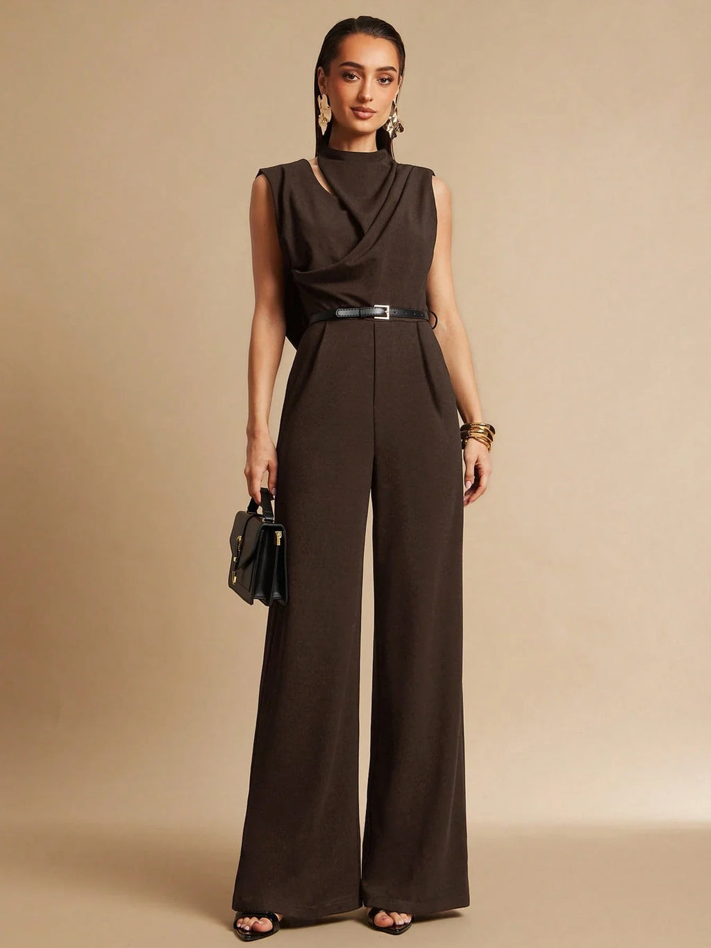 Macacão Feminino Elegante Chique com Pregas e Sem Mangas