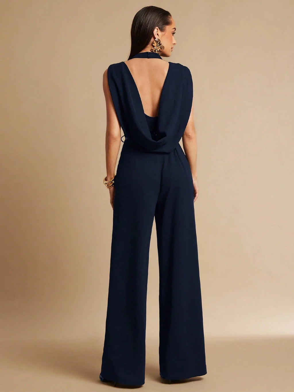 Macacão Feminino Elegante Chique com Pregas e Sem Mangas