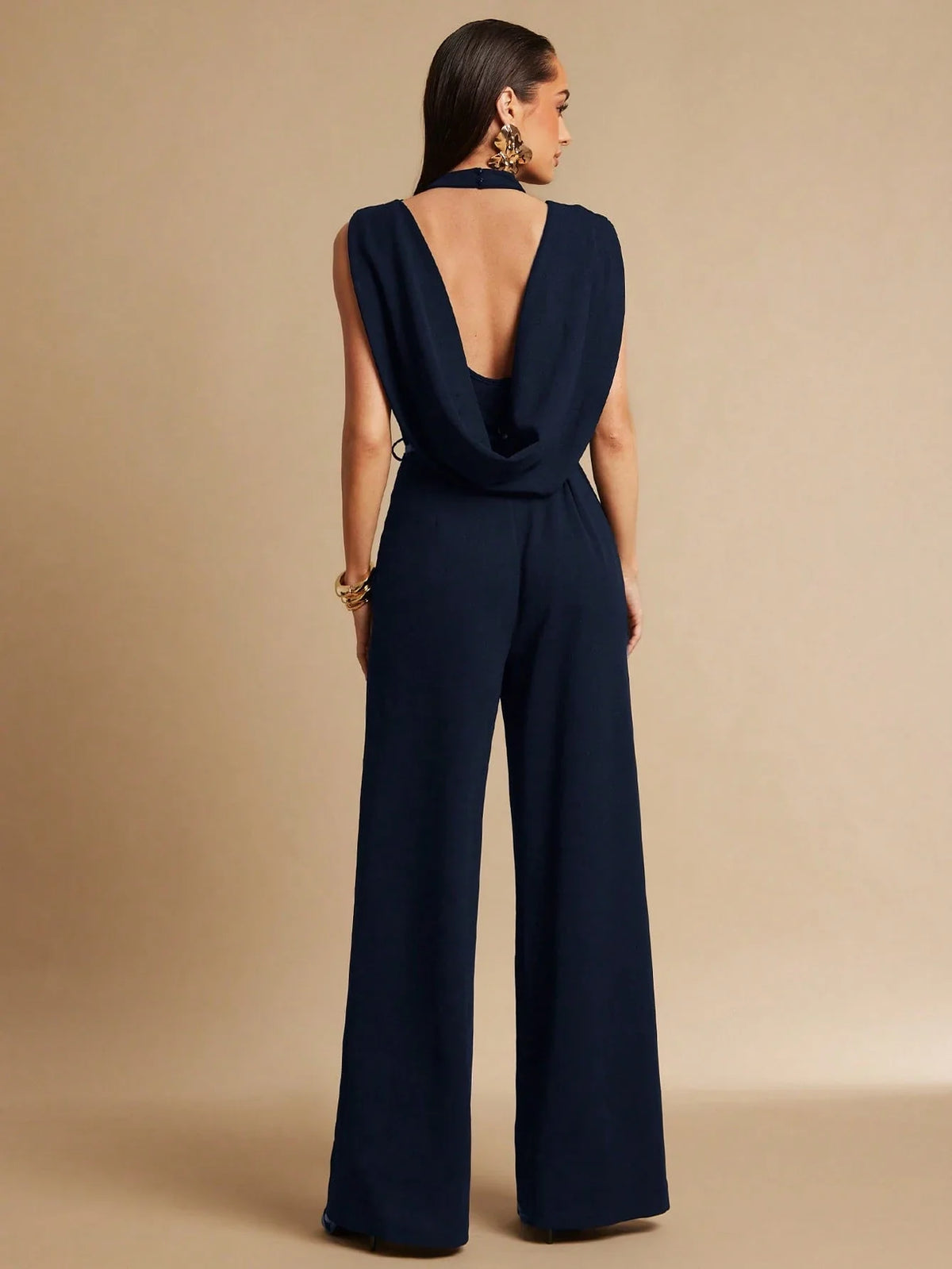 Macacão Feminino Elegante Chique com Pregas e Sem Mangas