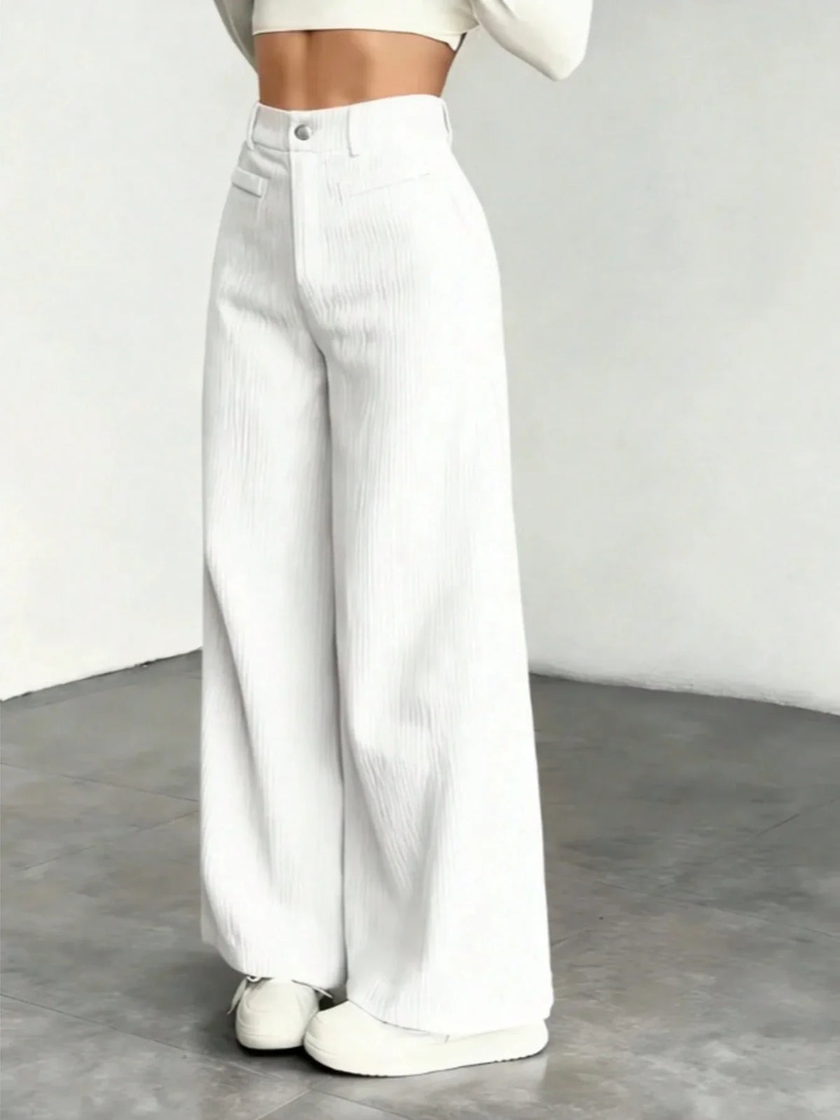 Calça de Veludo Wide Leg Feminina com Botão