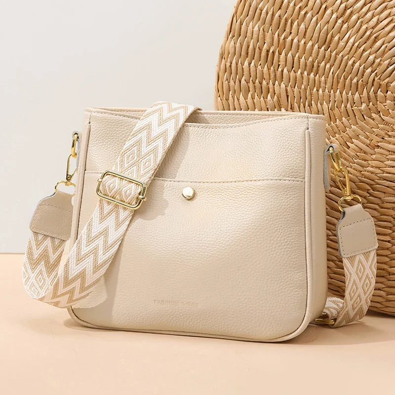 Bolsa Média Tiracolo Feminina de Couro Legítimo Alça Confortável