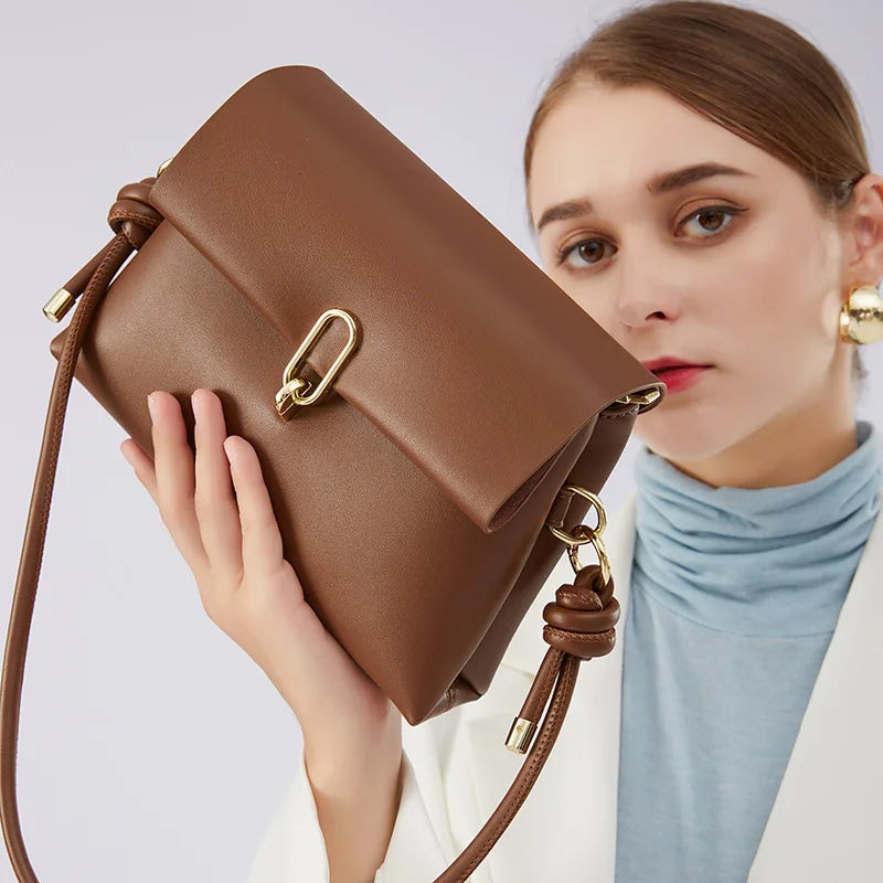 Bolsa Feminina Média Transversal Couro Elegante